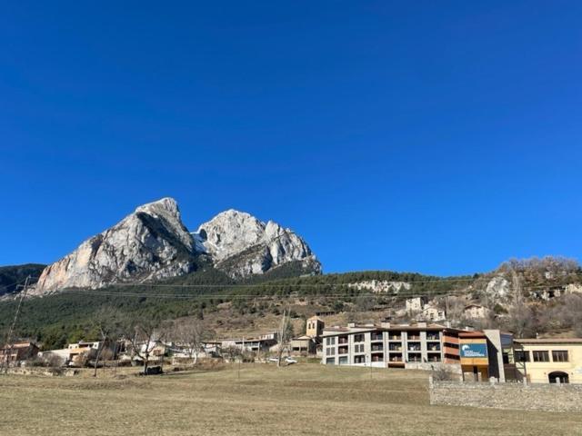 La Cara Nord , Alojamiento Turistico ,Saldes, A Los Pies Del Pedraforca, Apartamento Exterior photo
